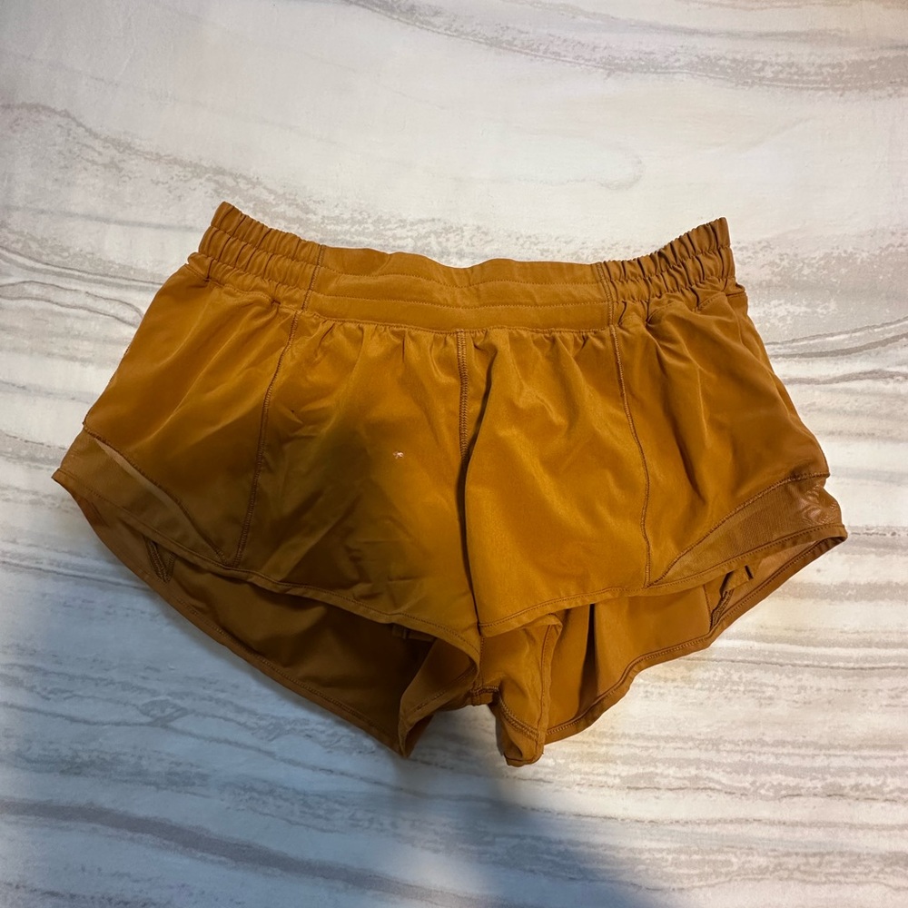 Lululemon Hotty Hot Low Rise Shorts 2.5”